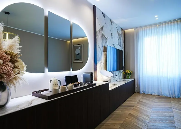 Palazzo Fontana Duomo View Golden House Milán