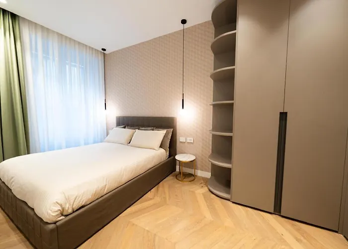 Palazzo Fontana Duomo View Golden House *