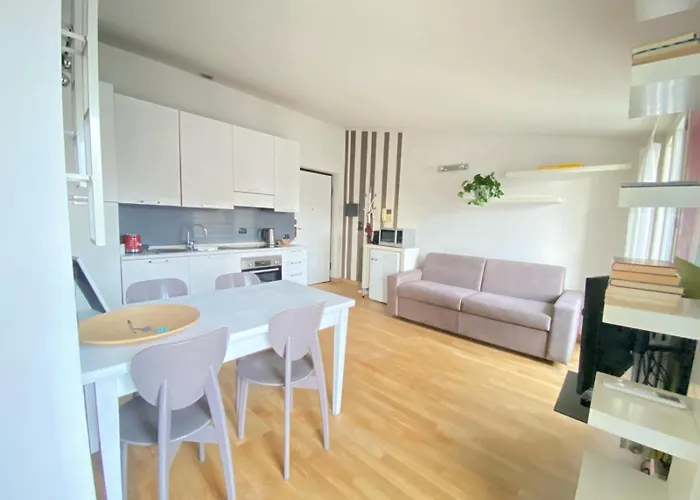 Skyline Isola アパート *