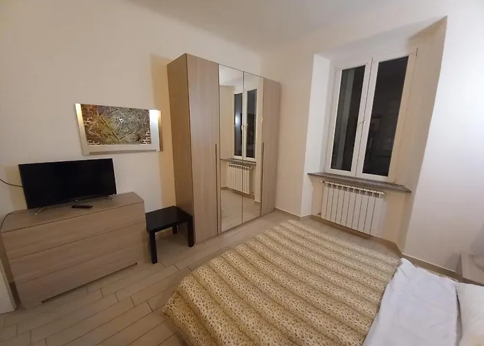 3 Station Free Parking Milánó