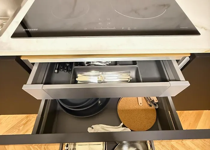 Luxury Design 1br 1ba High Ceilings *