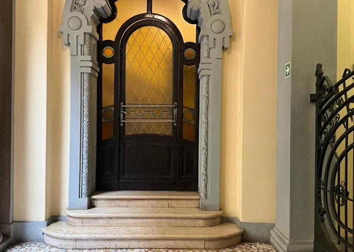 Luxury Design 1br 1ba High Ceilings Apartment Mailand