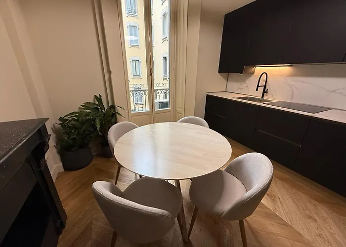 Luxury Design 1br 1ba High Ceilings *