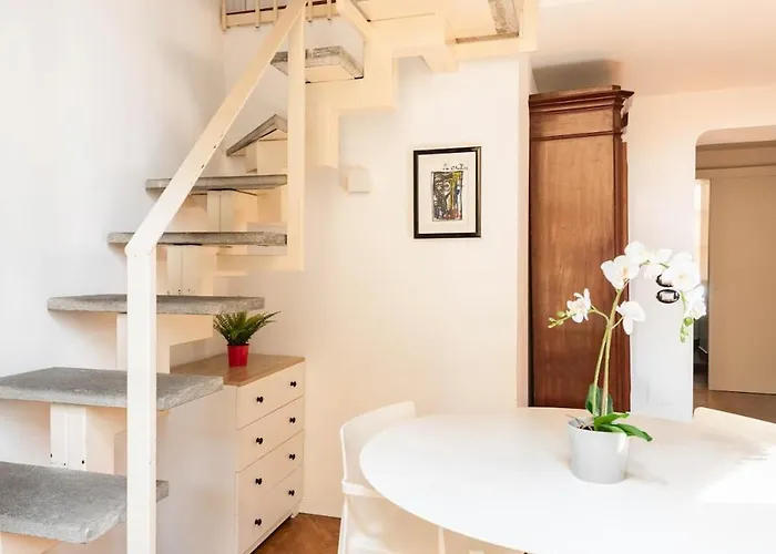 Brera Center Milano-the Art Of Living-metro * Milán