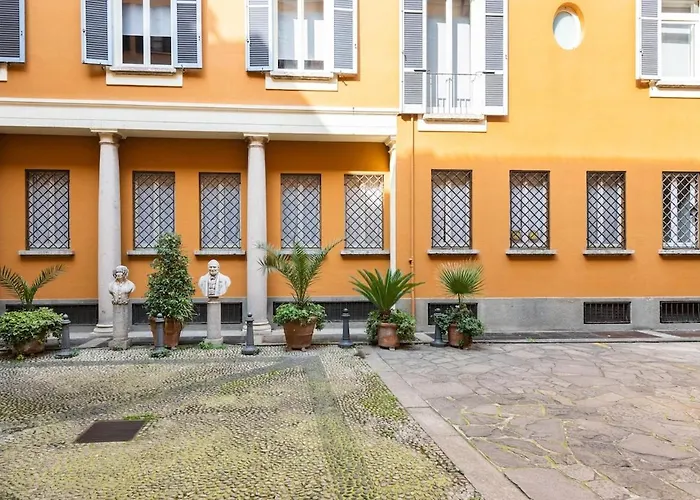 Brera Center Milano-the Art Of Living-metro * Milán