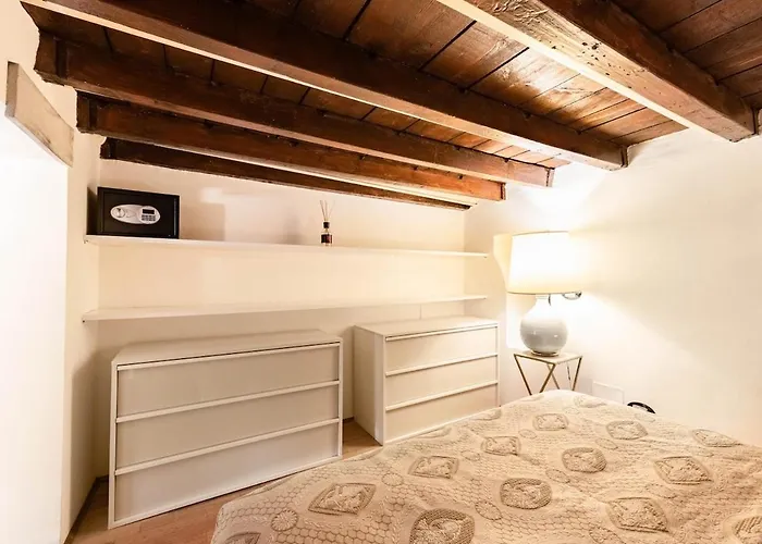 Brera Center Milano-the Art Of Living-metro *