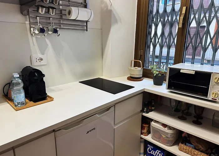 Pasteur-mm Red Line Apartament *