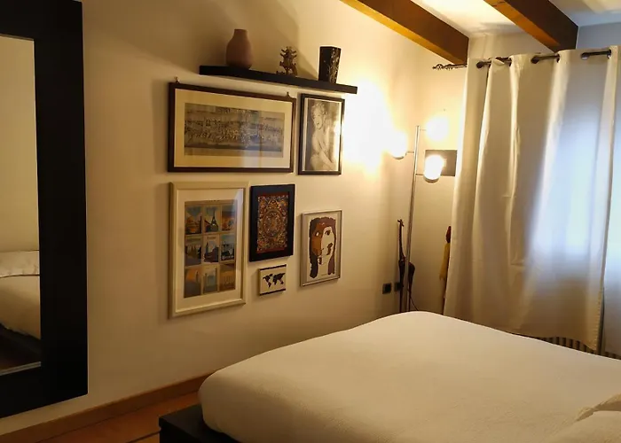 아파트 Nolo93-quiet Design Attic In Nolo, Metro In Front, 10 Min Duomo 밀라노