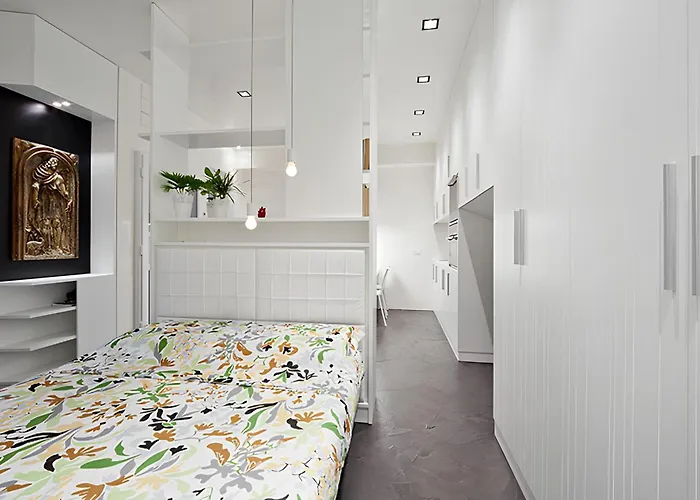 Lux Near Duomo / Mm Tricolore