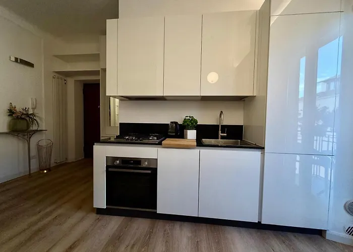 Casa Estia - Mico, Fiera Milano, Citylife, San Siro, Metro 2 Min - Refined Historic Апартаменты Милан