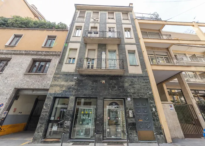 Via Cerva 7 Apartamento