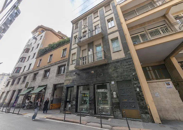 Via Cerva 7 * Milano