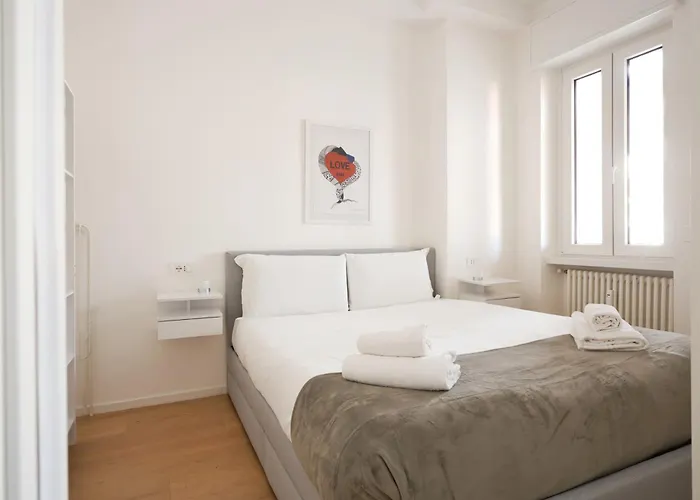 Just Urban - Luxury Boutique - Corso Sempione Milano