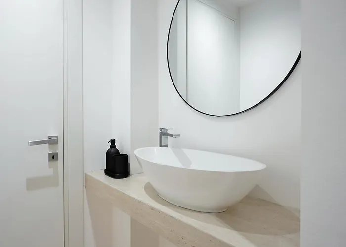 Just Urban - Luxury Boutique - Corso Sempione * Milano