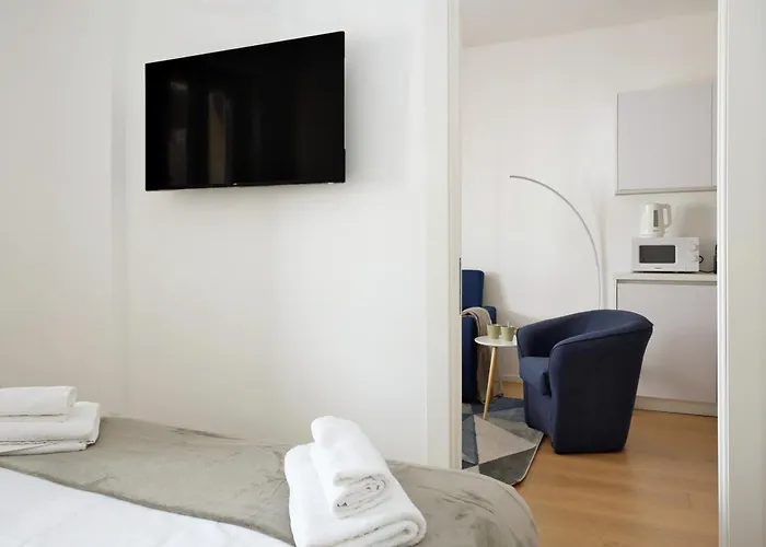 Just Urban - Luxury Boutique - Corso Sempione *