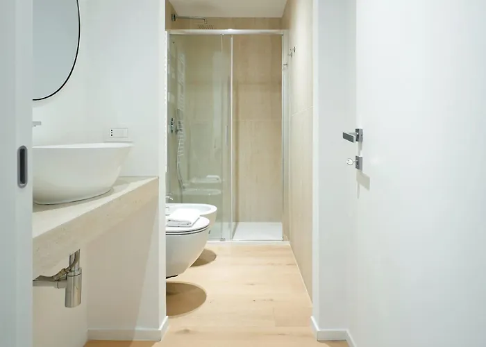 Just Urban - Luxury Boutique - Corso Sempione * Milano