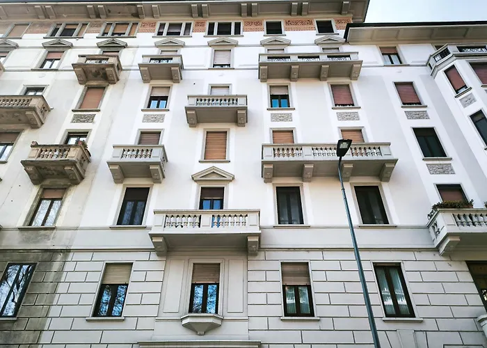 Апартаменты Just Urban - Elegant 2br 25 Min From Duomo - M4 Dateo