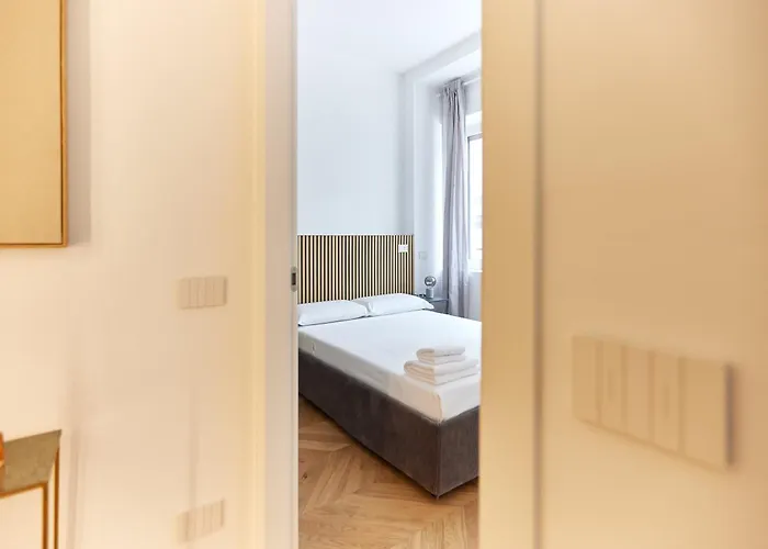 Duomo Imperial Suits - Modern And Comfortable * Milano