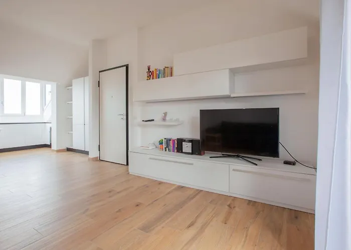 Luminoso Con Terrazzo * Milaan