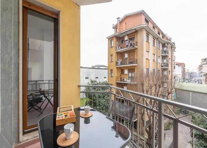 Modern And Comfortable In Cenisio Area * Milaan