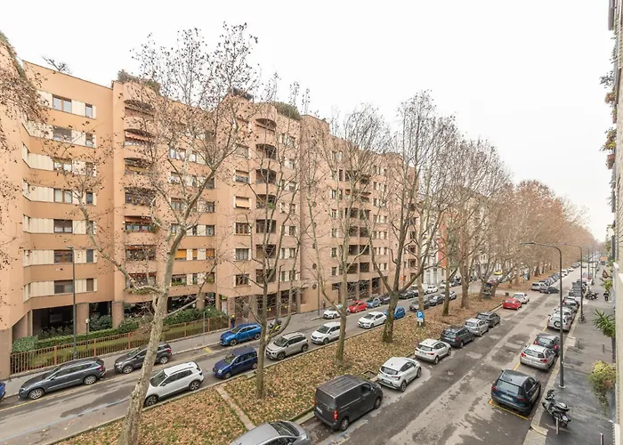 Modern And Comfortable In Cenisio Area Appartement Milaan