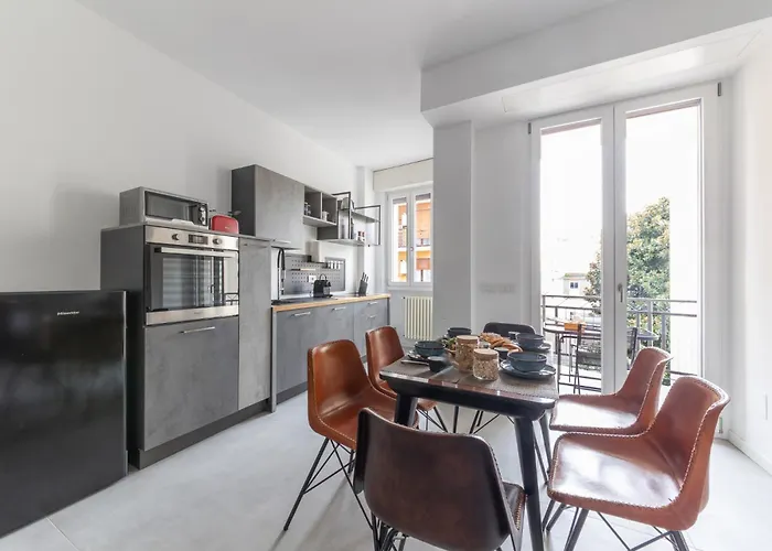 Modern And Comfortable In Cenisio Area * Milaan