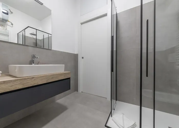 Modern And Comfortable In Cenisio Area Appartement