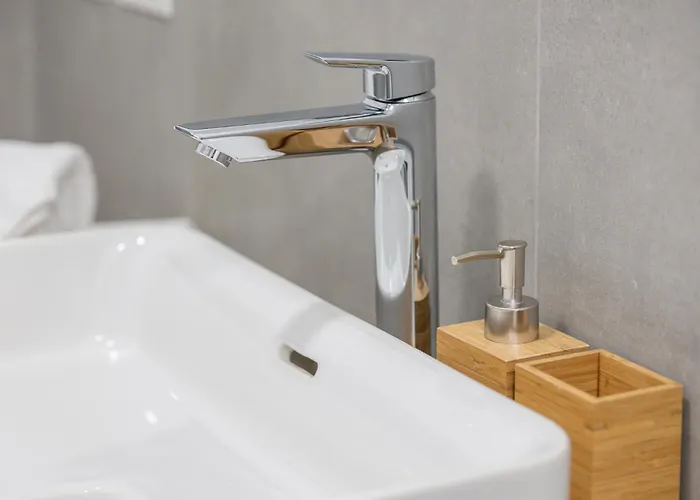 Modern And Comfortable In Cenisio Area Milaan