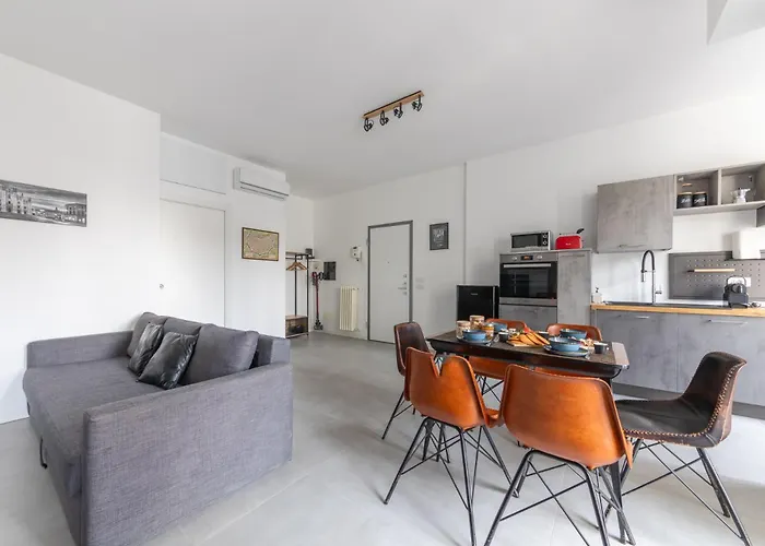 Modern And Comfortable In Cenisio Area Milaan