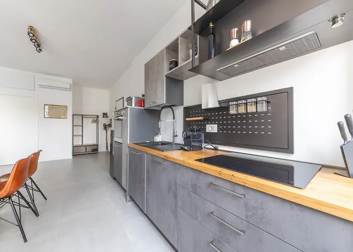 Appartement Modern And Comfortable In Cenisio Area Milaan