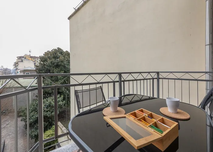 Modern And Comfortable In Cenisio Area Appartement Milaan