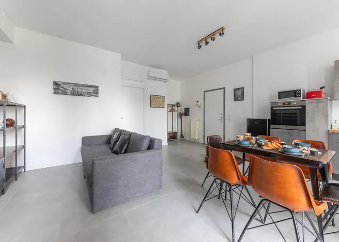 Modern And Comfortable In Cenisio Area Appartement