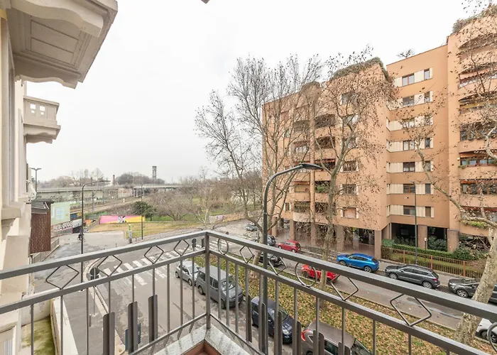 Modern And Comfortable In Cenisio Area Appartement *