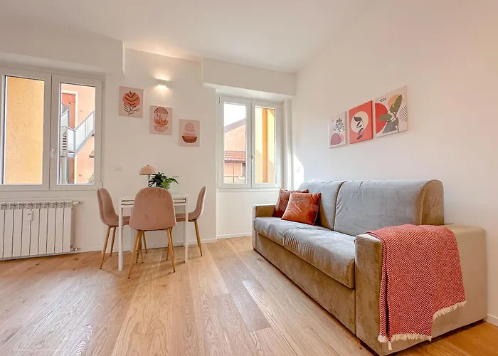 Gioia 67 - 5 Min Dalla Stazione Apartament