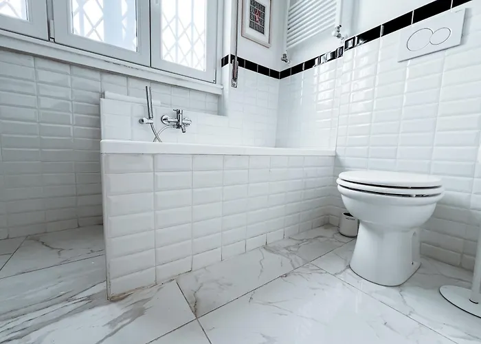 Isola Trendy Retreat - Large Flat, *