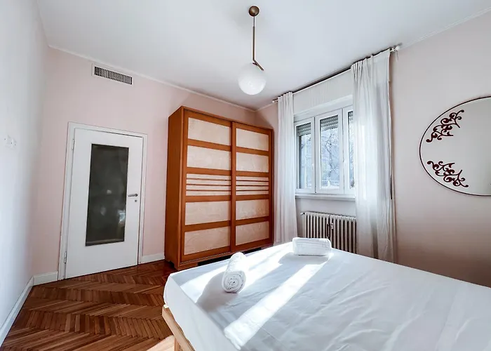 Isola Trendy Retreat - Large Flat, *