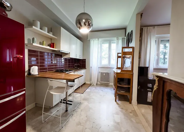 Isola Trendy Retreat - Large Flat, Milão