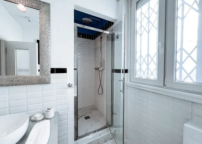 Isola Trendy Retreat - Large Flat, Milão