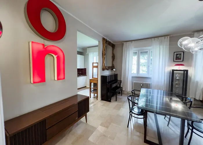 Apartamento Isola Trendy Retreat - Large Flat,