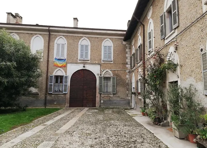 Cozy In A Secret Corner Of Apartment Mailand