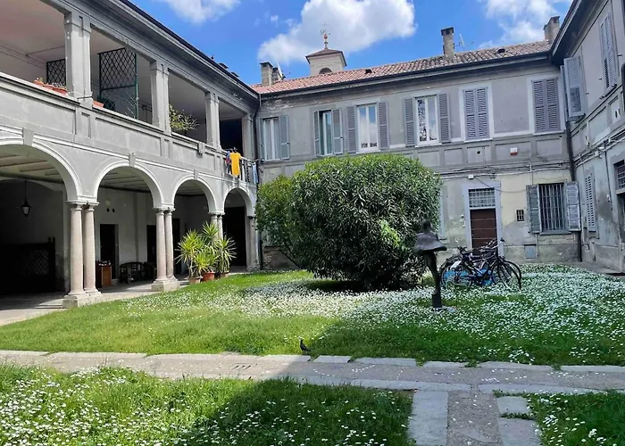 Cozy In A Secret Corner Of Apartment