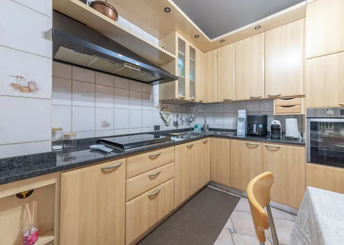 Locami Affori * ميلان