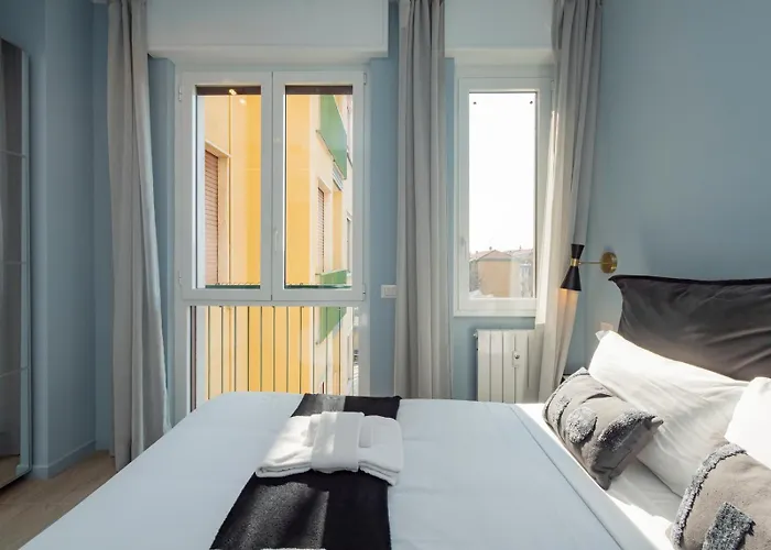 New Two-room A Stone's Throw From The M3 Metro