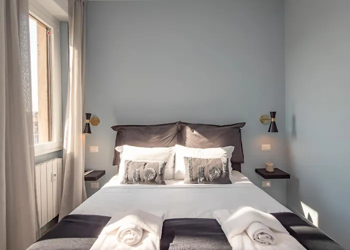 New Two-room A Stone's Throw From The M3 Metro *