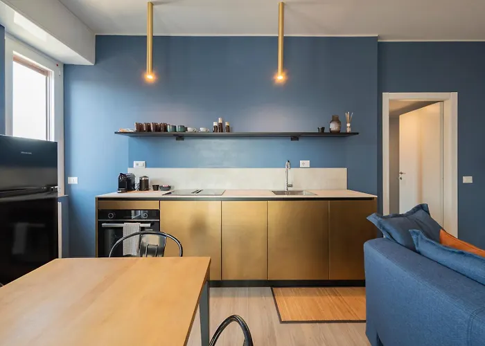 New Two-room A Stone's Throw From The M3 Metro Apartment *