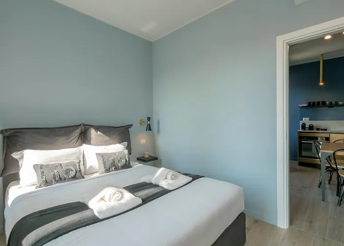 New Two-room A Stone's Throw From The M3 Metro Mailand