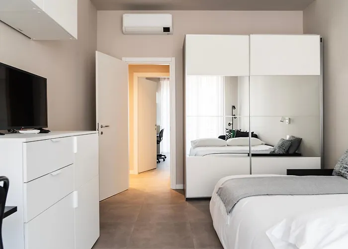 Youhosty - 3 Bedroom Citta Studi