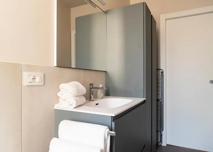 Youhosty - 3 Bedroom Citta Studi Milano