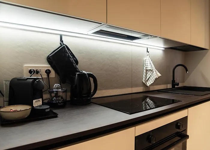 Youhosty - 3 Bedroom Citta Studi Lejlighed *