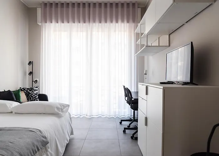 Youhosty - 3 Bedroom Citta Studi Lejlighed *